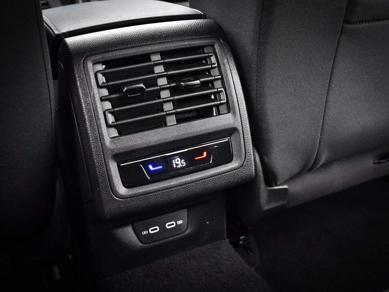 Volkswagen GOLF Variant 1.0 eTSI 110pk DSG Life · Camera · Apple/Android Car Play · Elek.Trekhaak · Sfeerverlichting · 16'' Inch · Garantie t/m 25-08-2027 of 100.000km