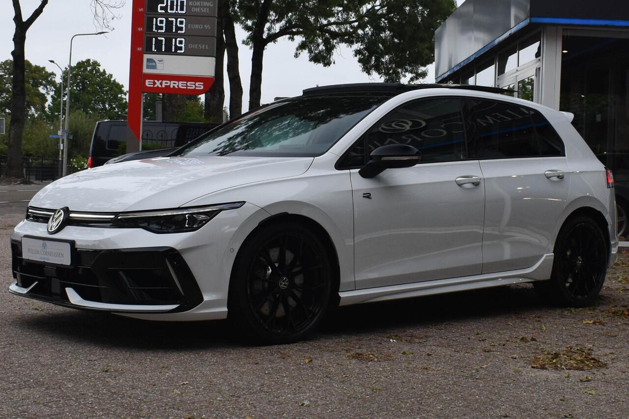 Volkswagen GOLF 2.0 TSI 4Motion R Performance Akra Pano DCC HUD Harman/Kardon Memory