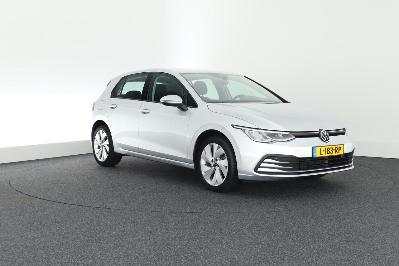 Volkswagen GOLF 1.0 TSI 110pk Life Navigatie Cruise Control Parkeersensoren