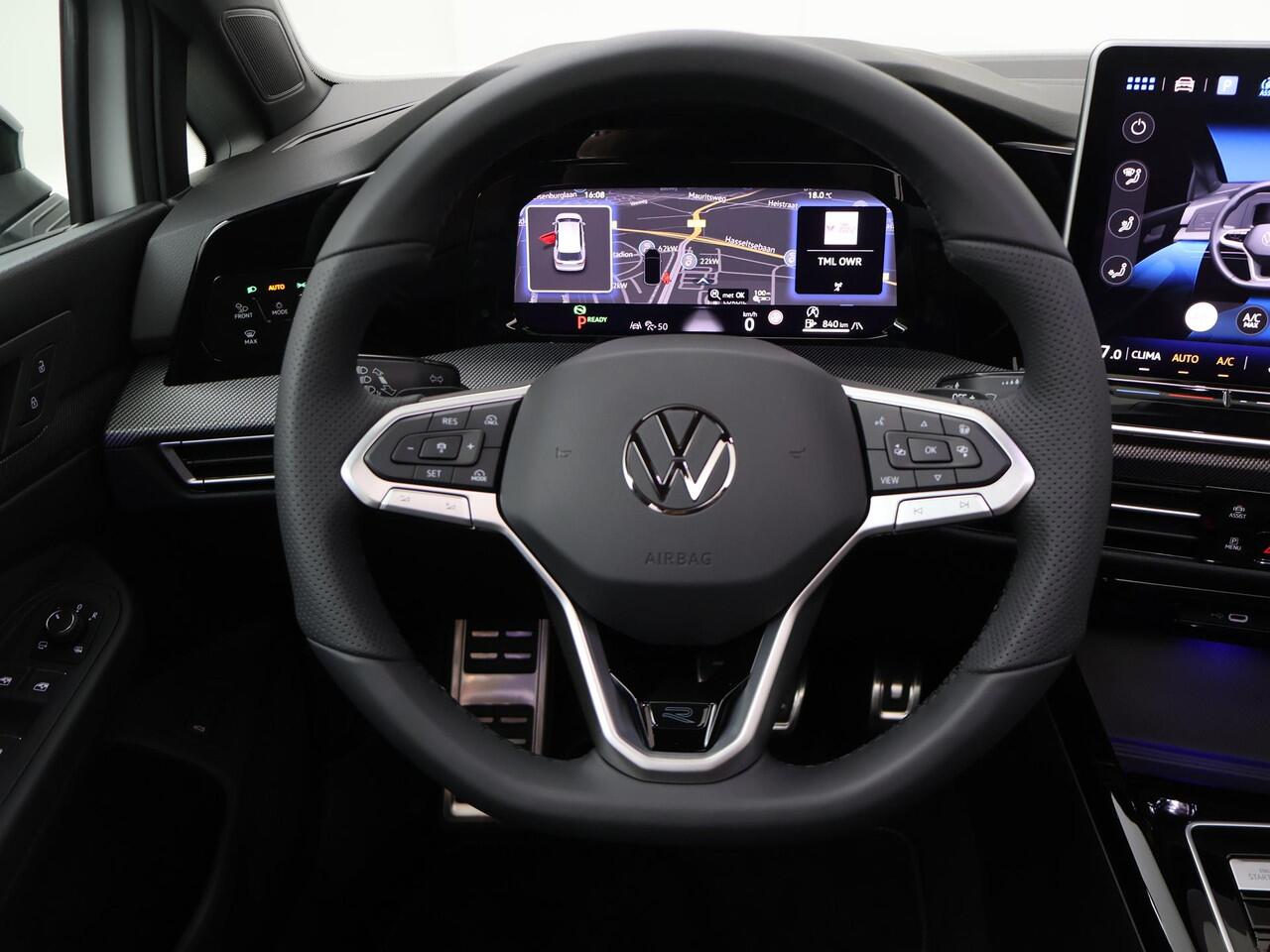 Volkswagen GOLF Variant R-Line-Edition 1.5 eTSI 85 kW / 116 pk Variant 7 v ersn. DSG | Panoramadak | Black Style | Assistance plus pakket |