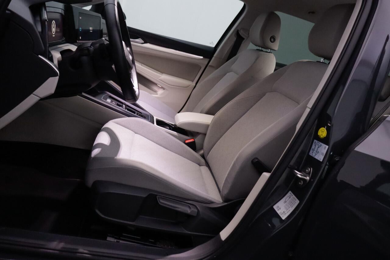 Volkswagen GOLF Variant 1.5TSI Dsg LIFE BUSINESS FULL LED | DIGIDASH | ACC | STUUR+STOELVERW | HEAD UP | CAMERA | ELEK TREKHAAK | DAB | CARPLAY | LMV