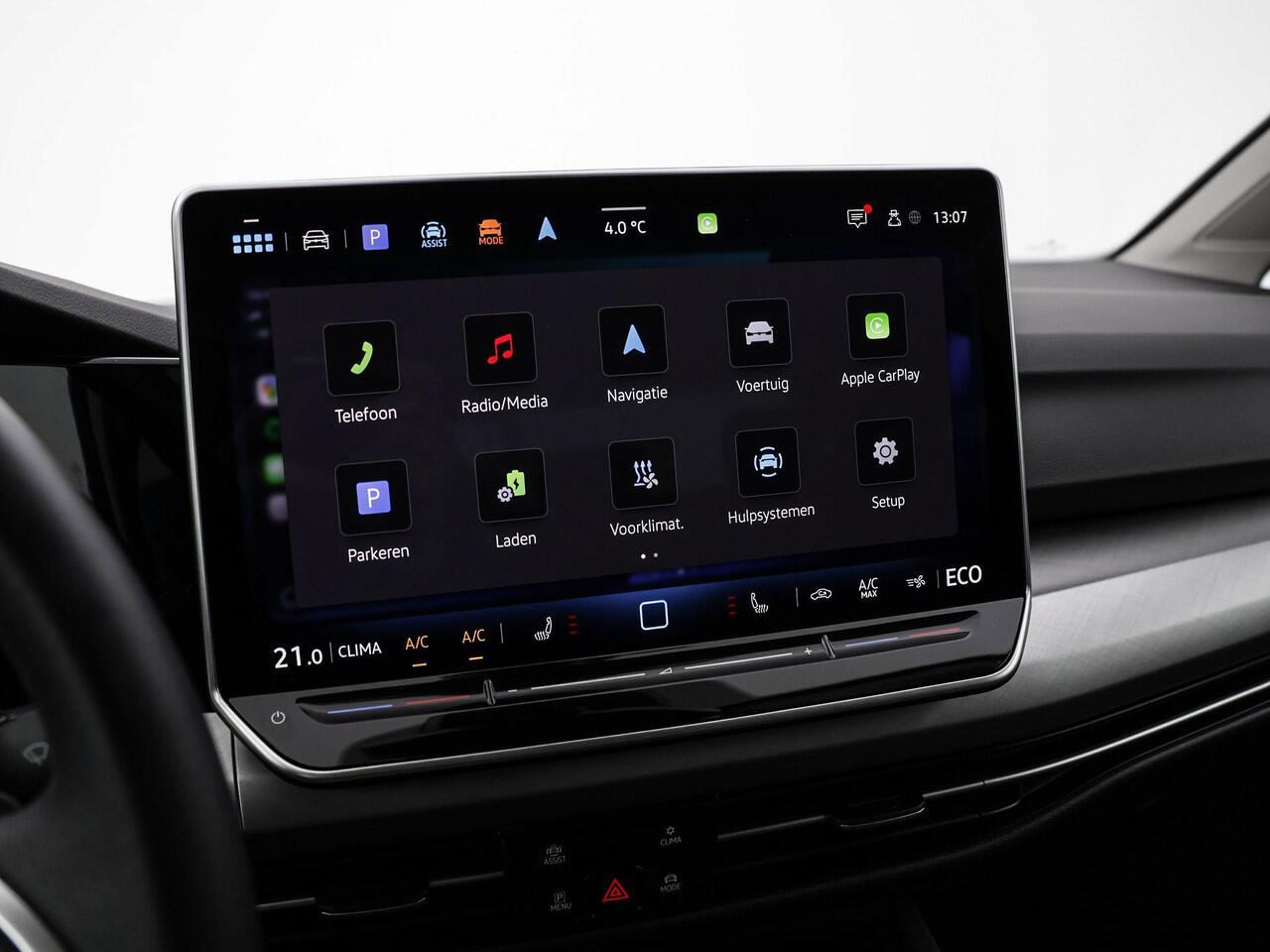 Volkswagen GOLF 1.5 eHybrid 204pk DSG Life Edition · Camera · Apple/Android Car Play · P-Sensoren · Keyless · 18'' Inch · Garantie t/m 19-05-2029 of 100.000km