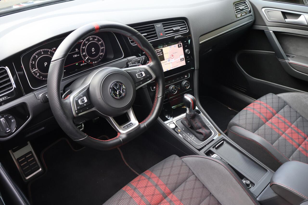 Volkswagen GOLF 2.0 TSI GTI TCR .