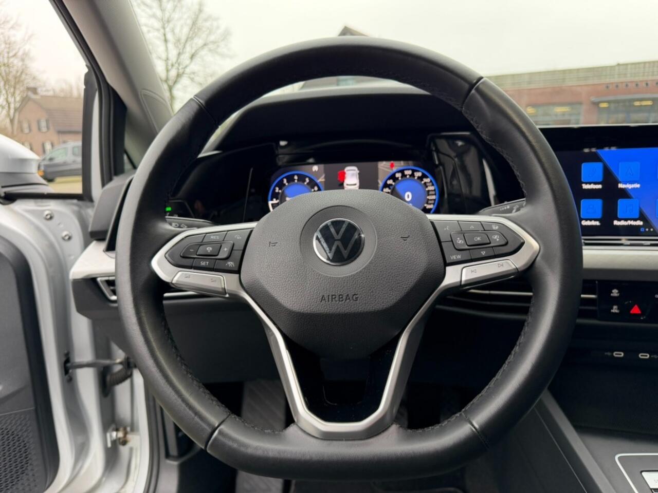 Volkswagen GOLF 1.0 eTSi Navi Carplay Virtueel Cockpit Led Airco(ECC)
