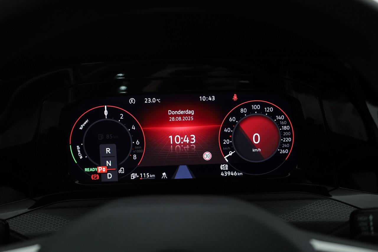 Volkswagen GOLF 1.4 eHybrid GTE | HUD | Stoelventilatie | Leder | IQ. Light | Adapt. Cruise | Elek. Trekhaak