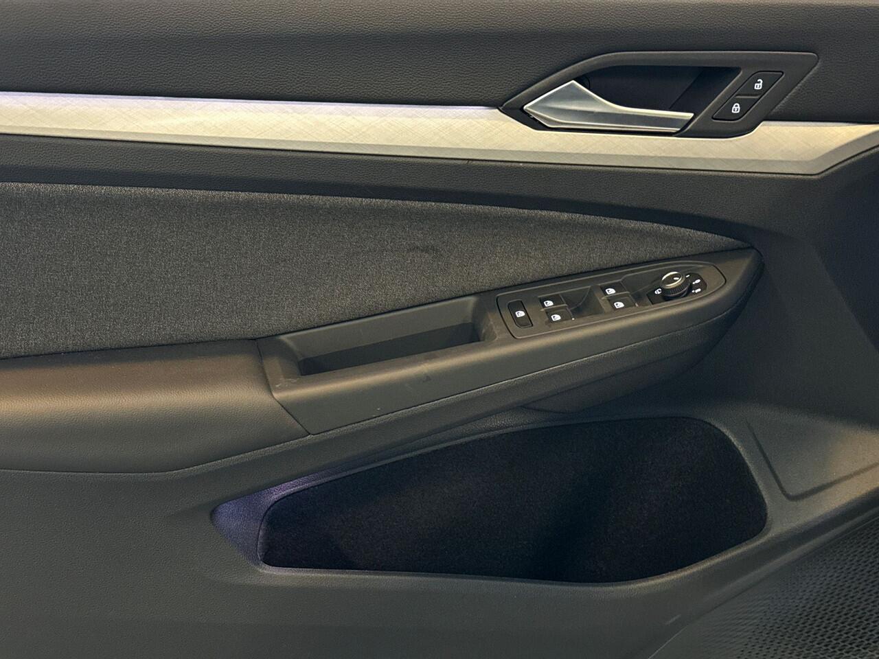 Volkswagen GOLF 1.5 eTSI 115pk DSG Life Edition | LED Plus | Stoel- en stuurverwarming | Extra getint glas