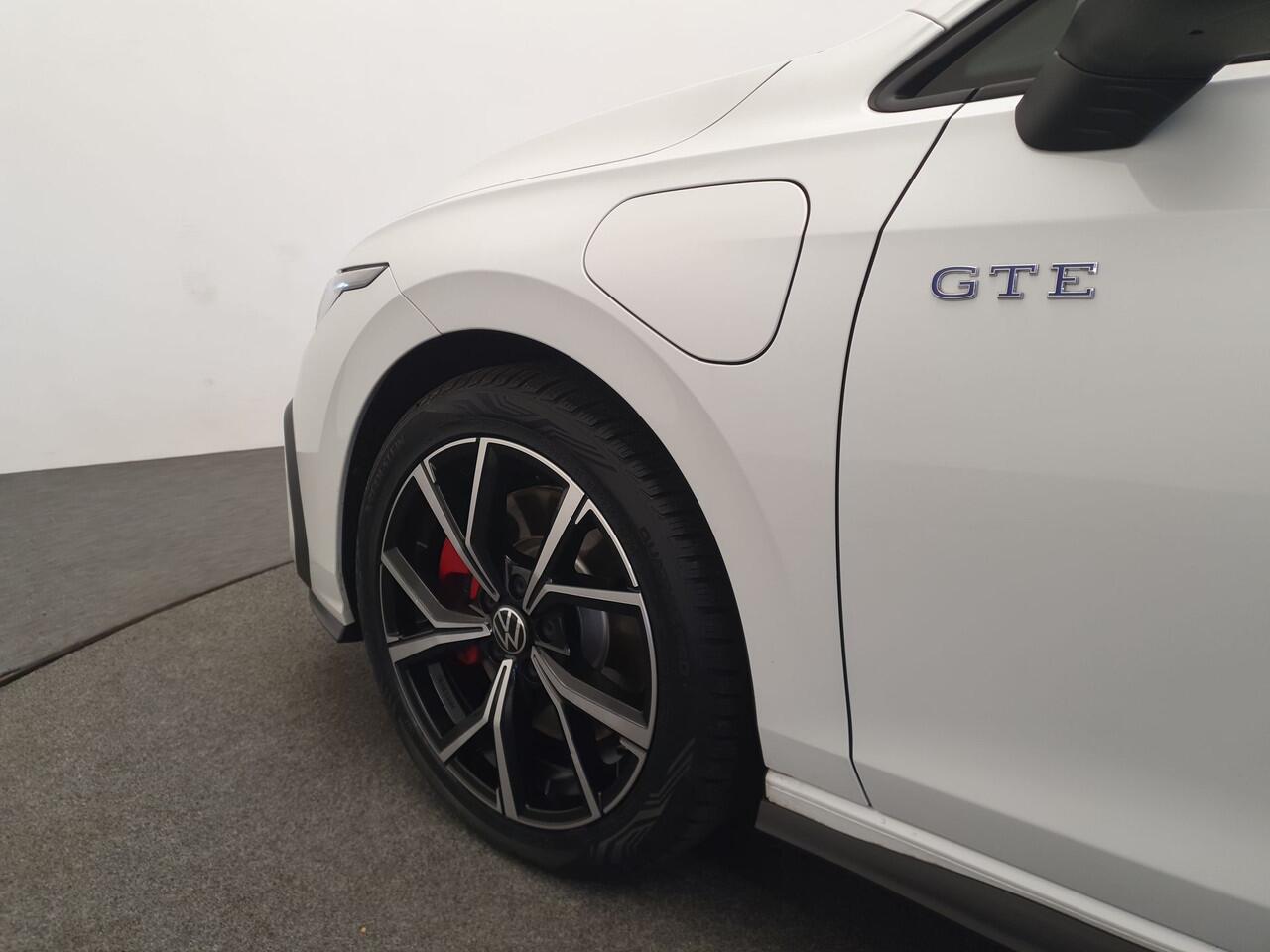 Volkswagen GOLF 1.5 eHybrid 272pk DSG/AUT GTE Wegklapbare trekhaak, Head-Up, Camera