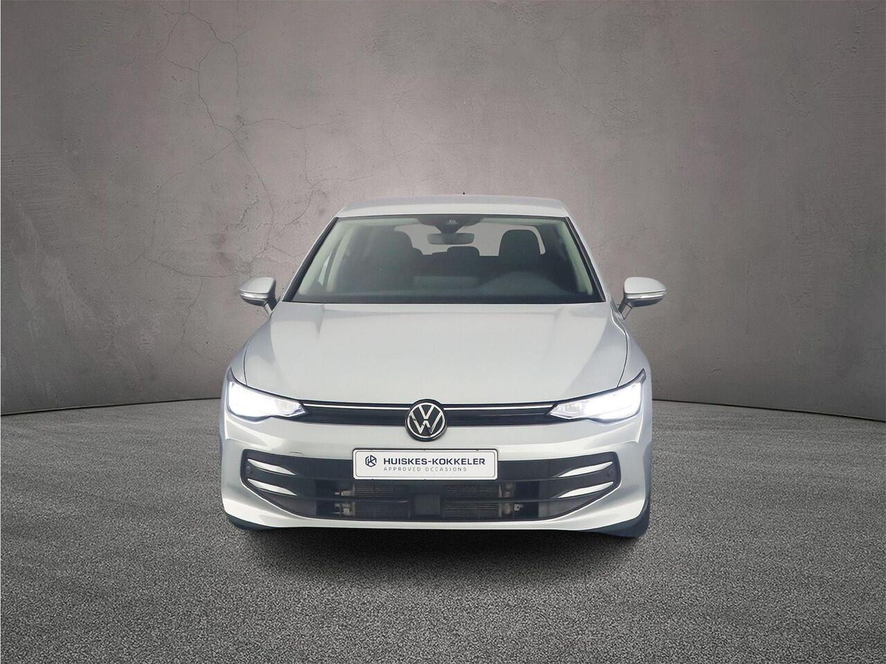 Volkswagen GOLF Life Edition 1.5 eTSI 115pk DSG Automaat Adaptive cruise control, Achteruitrijcamera, LED koplampen, Stoelverwarming, Parkeersensoren, App connect