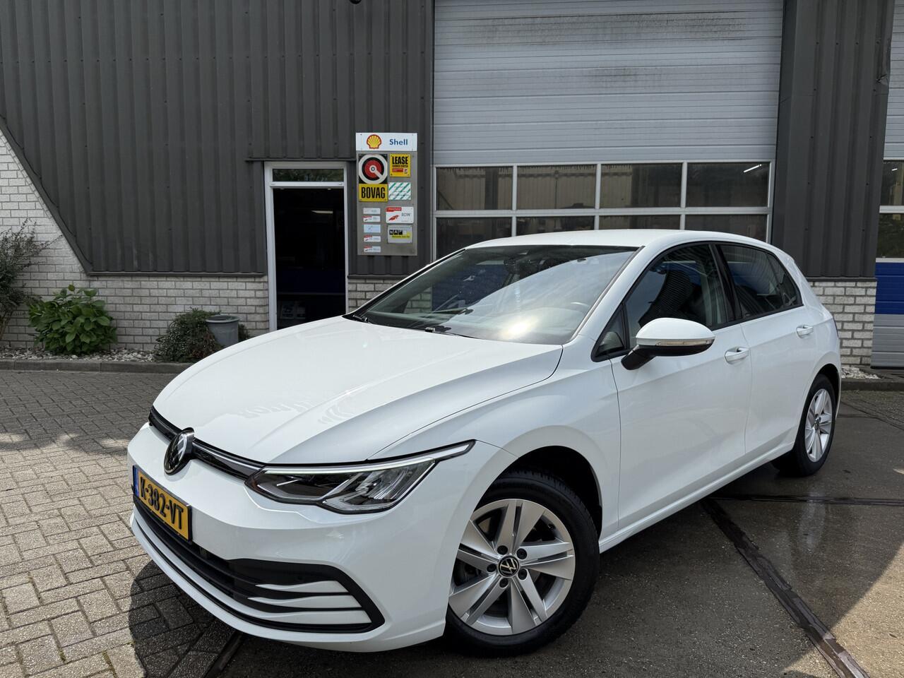 Volkswagen GOLF 1.0 eTSI Life