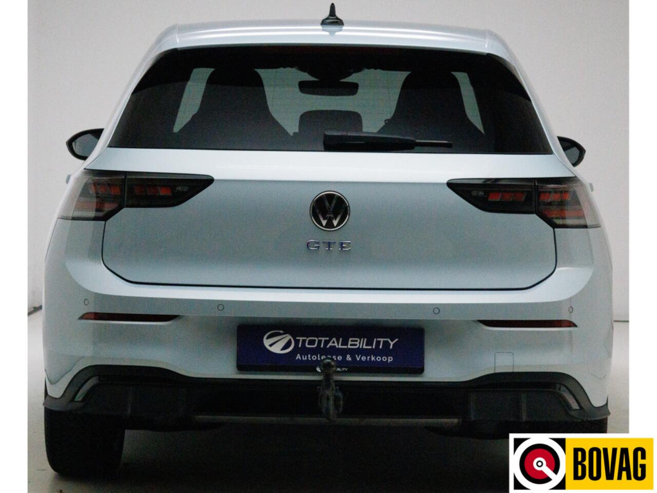 Volkswagen GOLF 1.5 eHybrid GTE Black 272 PK automaat | IQ Led | Elec. trekhaak | Headup | Stoel- & stuurverw. | PDC V + A, Camera, App. connect, Navigatie, 131 KM actieradius (WLTP)