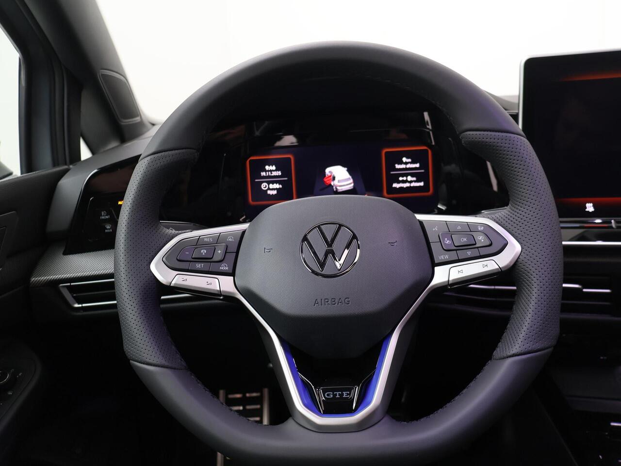 Volkswagen GOLF 8 GTE 1.5 eHybrid 200 kW / 272 PK Hatchback 6-DSG | Panoramadak | Black Style |