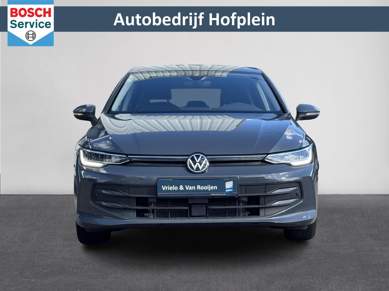 Volkswagen GOLF 1.5 TSI Life | 17"LM-Velgen| LED Verlichting | Stuur/Stoelverwarming | Apple Carplay/Android Auto | Climate Control | Digitaal Dashboard | Keyless Entry/Start/ Parkeer Sensoren ( Vestiging - Vianen Tel:0347-371248 )