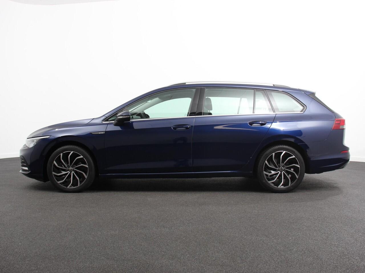 Volkswagen GOLF Variant 1.5 eTSI 150pk DSG Style | Navigatie | Apple Carplay/Android Auto | Climate Control | Camera | Parkeersensoren | Park Assist | Adaptive Cruise control | Wegklapbare trekhaak | Stoel- en stuurverwarming | Climatronic | Virtual Cockpit