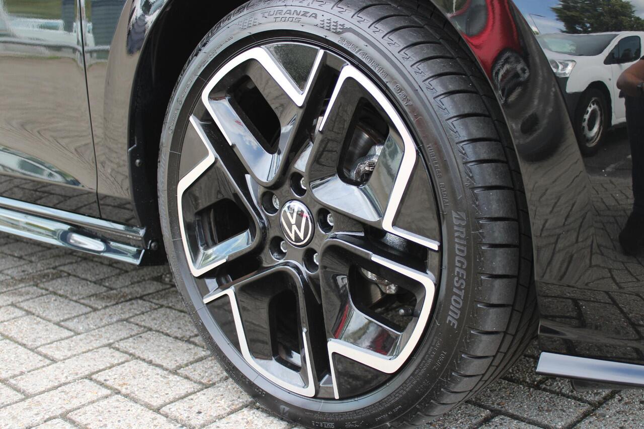 Volkswagen GOLF 8.5 1.5 eTSI 150PK AUTOMAAT R-LINE EDITION | PANORAMISCH SCHUIF/KANTEL DAK | LICHTMETALEN VELGEN 18" "YORK" | 360? CAMERA | 3-ZONE AIRCONDITIONING INCL. AIRCARE | RIJASSISTENT PAKKET O.A. ADAPTIVE CRUISE CONTROL, LANE ASSIST, DODEHOEK DETECTIE | NAVIGATIE