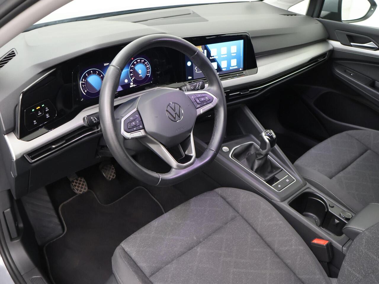 Volkswagen GOLF 1.0 TSI Life | 110 PK | Multifunctioneel stuurwiel | Cruisecontrol | Achteruitrijcamera |