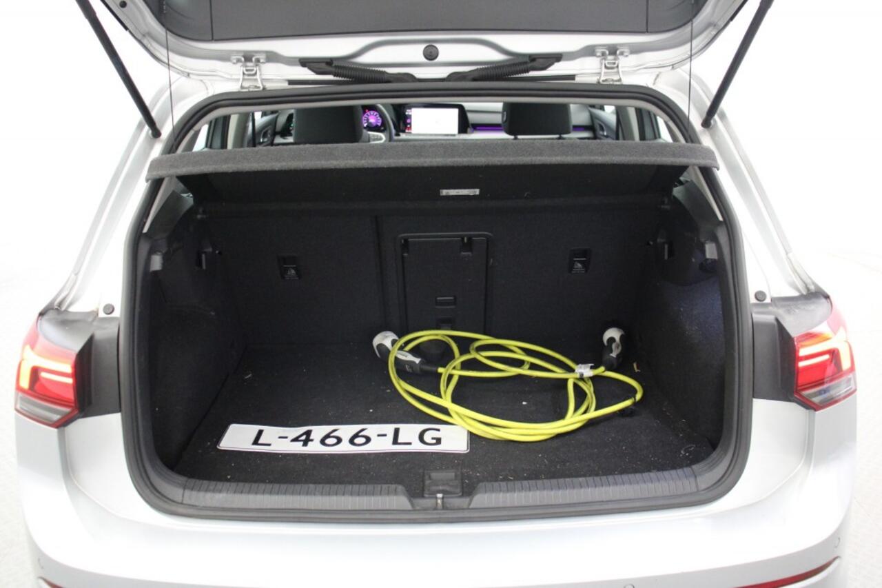 Volkswagen GOLF 1.4 eHybrid PHEV Style GTE - Carplay, Massage, Digitaal Cockpit, Stoelverw.