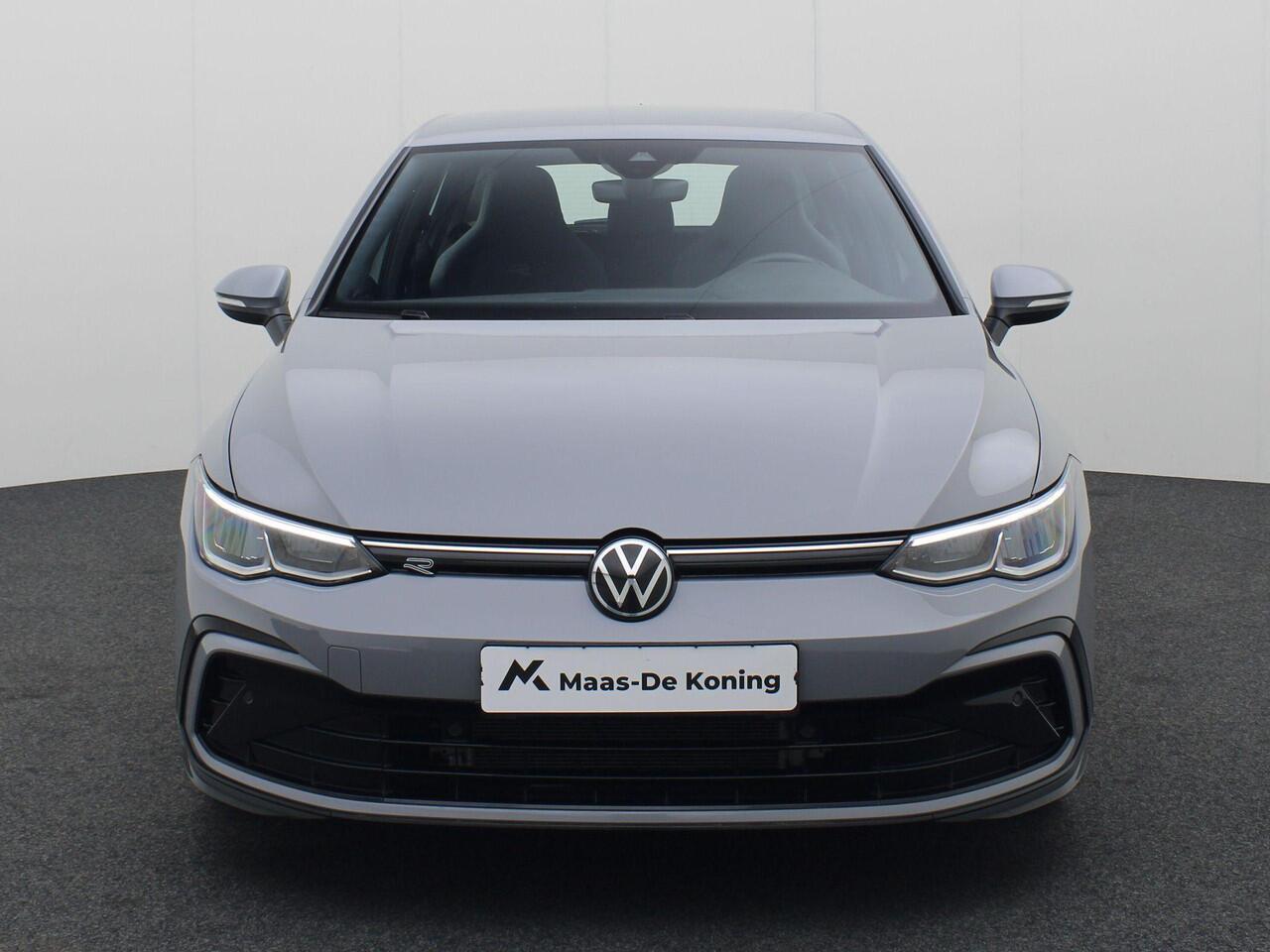 Volkswagen GOLF 1.5 eTSI 130pk DSG R-Line · Navigatie · Apple/Android Car Play · Camera + Parkeersensoren