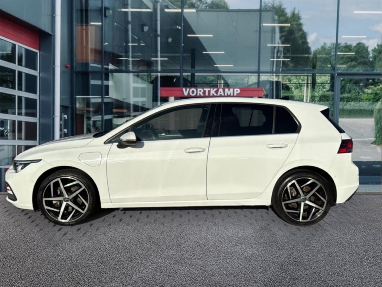 Volkswagen GOLF 1.4 TSI DSG STYLE EHYBRID TREKHAAK/CAMERA/MEMORY/NAVI/ACC/STOELVERW