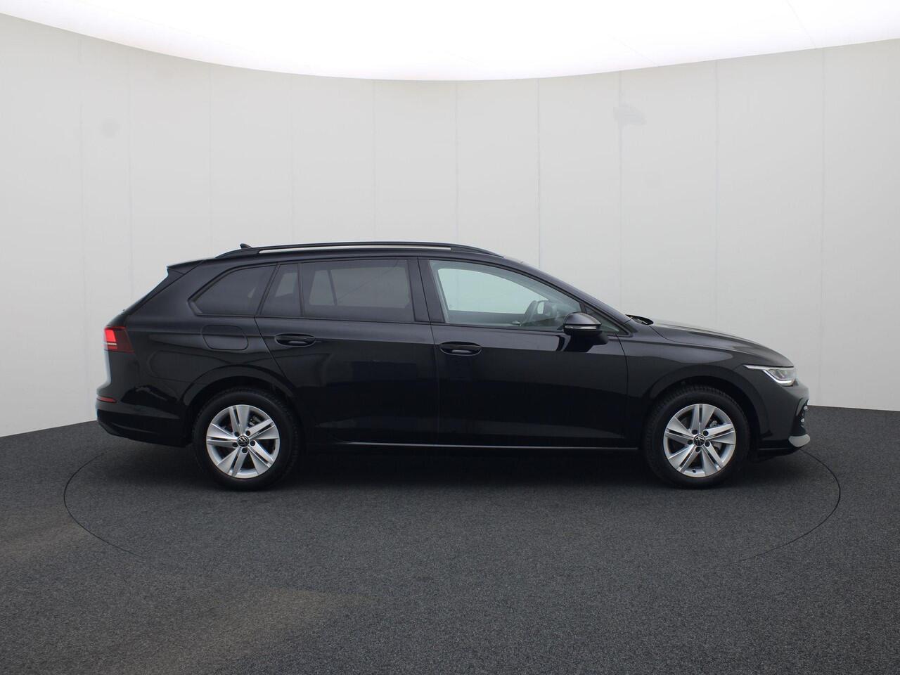 Volkswagen GOLF 1.5TSI/116PK Life Edition · NIEUW MODEL · Navigatie · Apple/Android carplay · Parkeersensoren · Garantie tot juni 2026 of 100.000km.