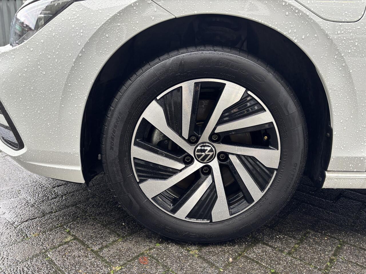 Volkswagen GOLF 1.4 eHybrid 204pk Style DSG Automaat App-connect / Parkeersensoren / Best. stoel el. verst / Keyless / Digital Cockpit Pro