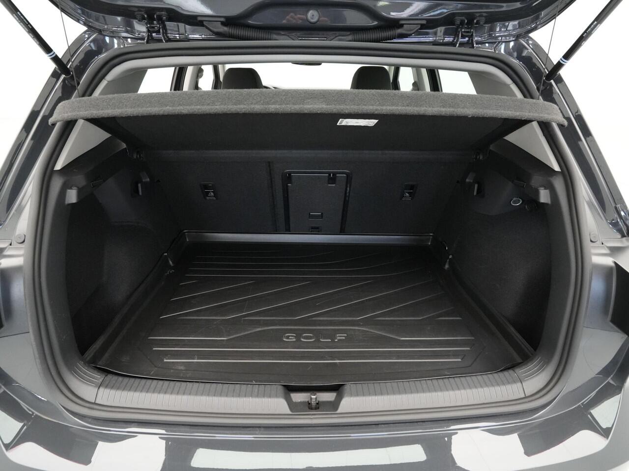 Volkswagen GOLF 1.0 eTSI 110pk DSG Life Business Navigatie Carplay Stoel/Stuurverwarming Massage Pdc Acc 271