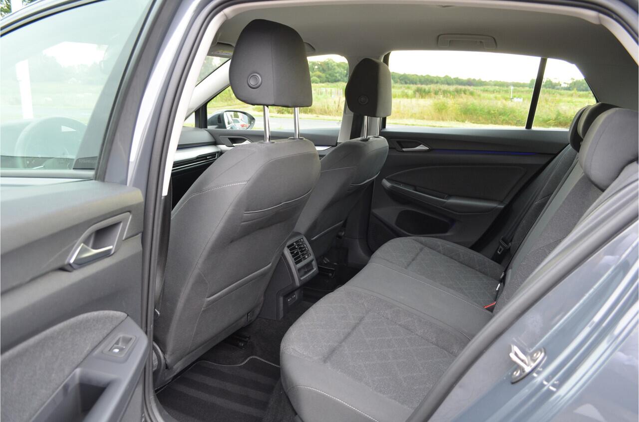 Volkswagen GOLF 1.0 eTSI Life Business Carplay | Stuur + Stoelverwarming | Adaptive Cruise | Virtual cockpit | Sfeerverlichting