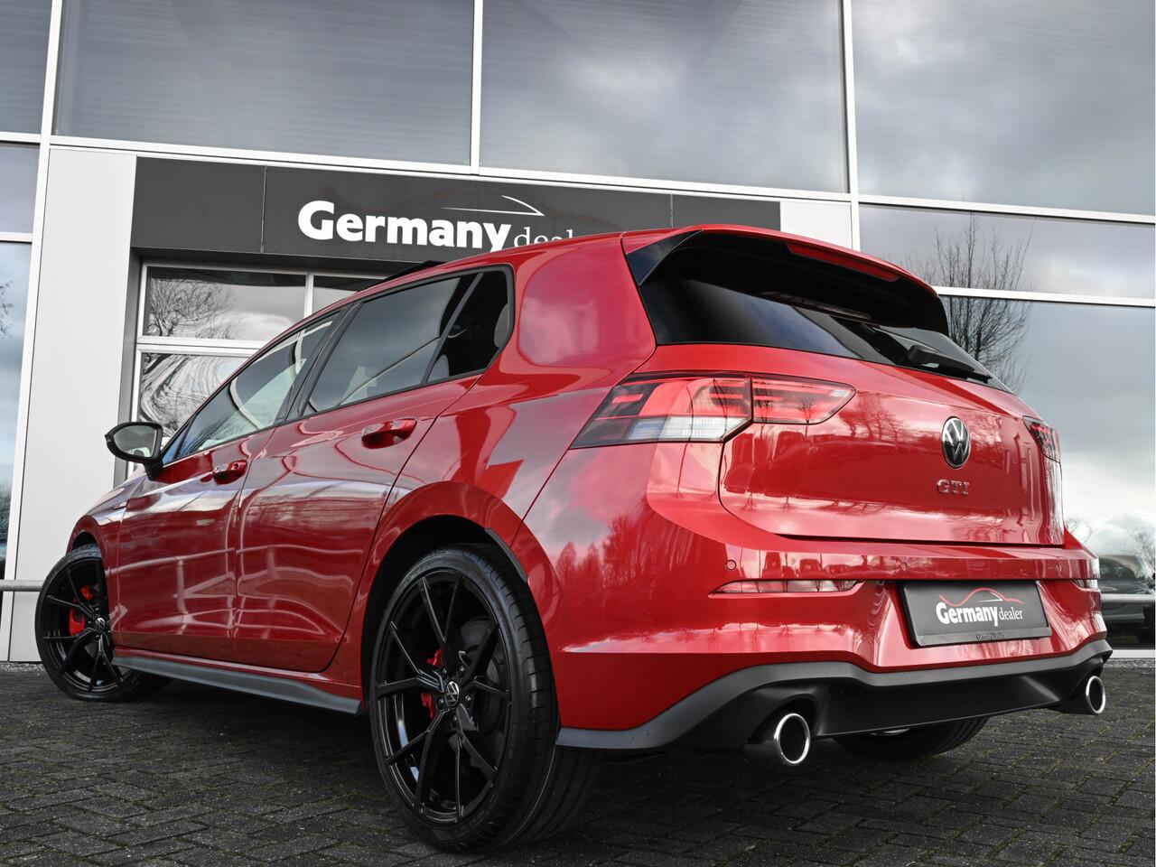 Volkswagen GOLF 2.0TSI GTI 245pk Individual King's Red Pano Camera LED Virtual 19-Inch