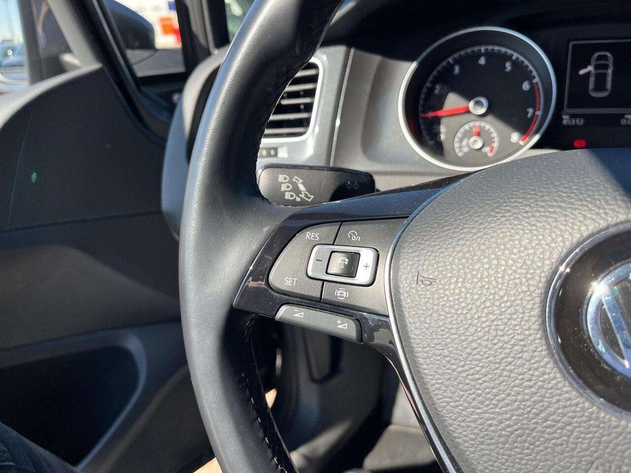 Volkswagen GOLF 1.0 TSI Comfortline | 115 pk | Navi | Clima | PDC | A-Camera | DAB | 45.303 km |