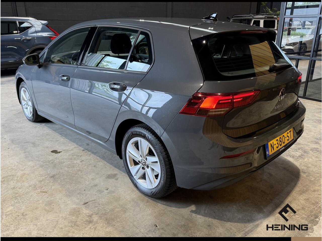 Volkswagen GOLF 1.0 eTSI Life. Automaat. Navi. Apple carplay. Adaptive. Hollandse auto met NAP