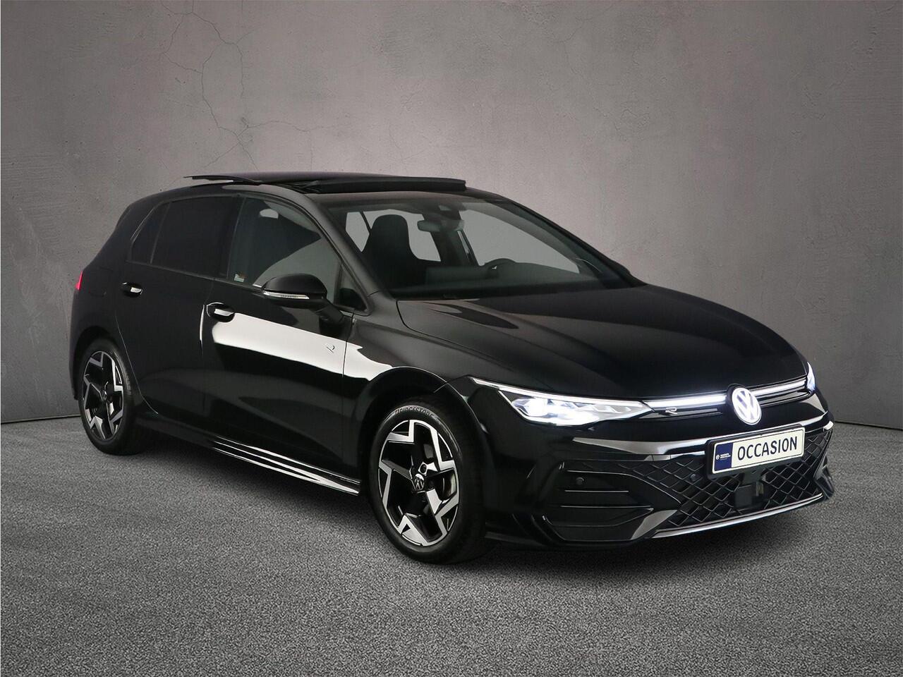 Volkswagen GOLF R-Line Edition 1.5 eTSI 150pk DSG Automaat Panoramadak, LED matrix koplampen, Harman Kardon audio, Adaptive cruise ontrol, Achteruitrijcamera