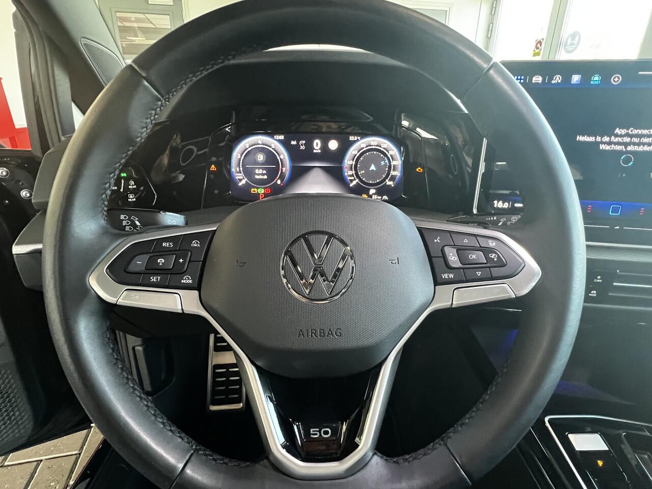 Volkswagen GOLF 1.5 eTSI Edition 50 / Panoramadak / 1 jaar volledige Bovag Garantie + onderhoud