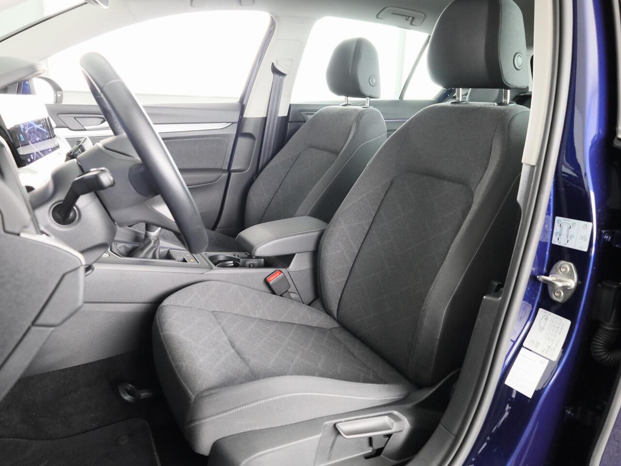 Volkswagen GOLF 1.0 TSI Life 110 pk | Verlengde garantie | Navigatie | Parkeersensoren | Adaptieve cruise control | LED koplampen |