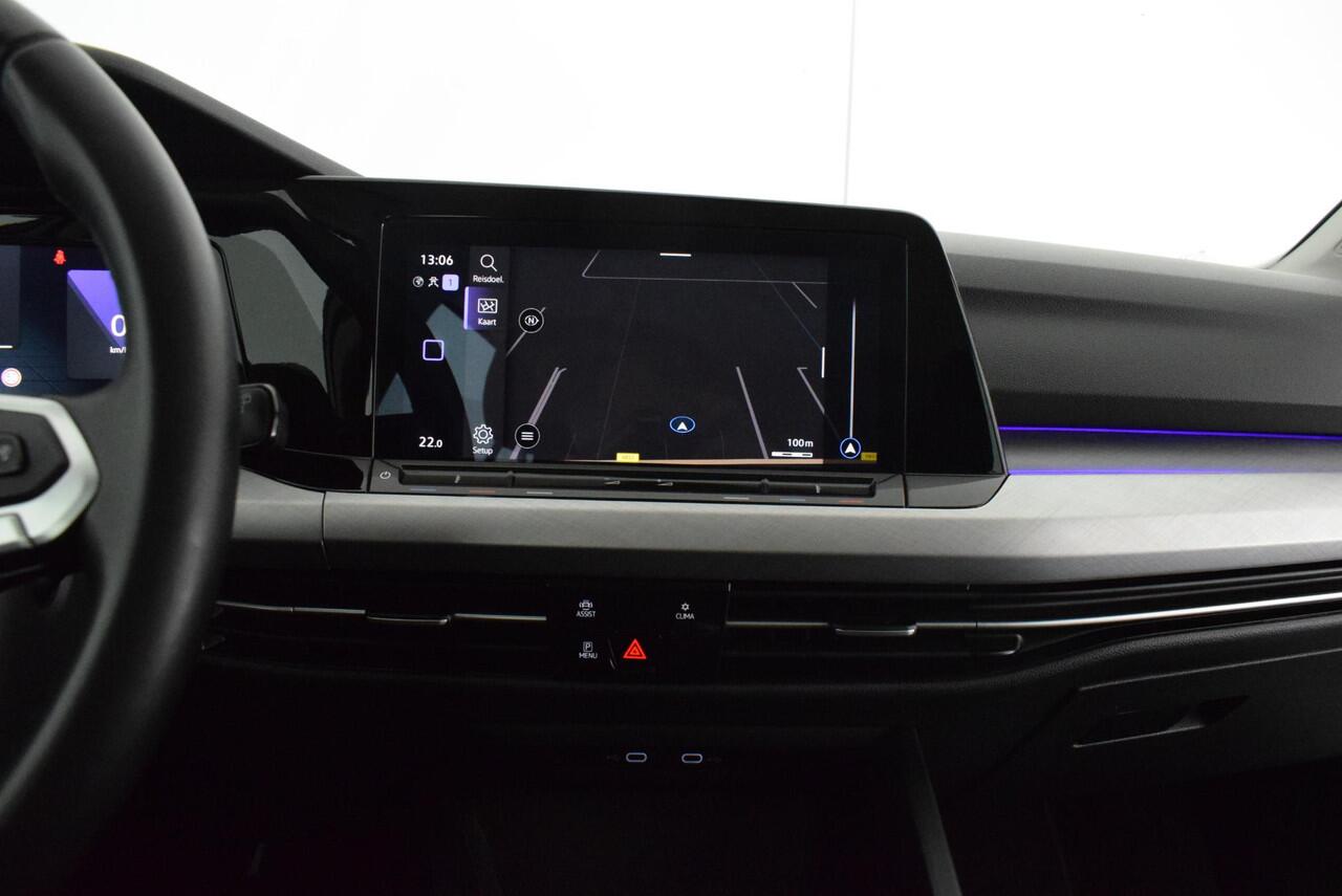 Volkswagen GOLF 1.0 TSI 110pk Life Navigatie Cruise Control Parkeersensoren