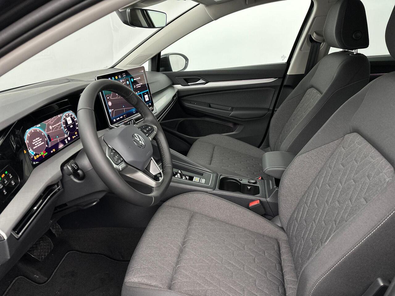 Volkswagen GOLF 1.5 eTSI Life Edition DSG7 116pk Volkswagen Golf Life Edition 1.5 eTSI 85 kW / 116 pk Hatchback 7 v