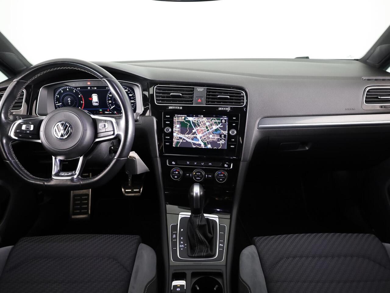 Volkswagen GOLF Variant 1.5 TSI Highline Business R 150 pk Automaat | Navigatie | Parkeersensoren | Achteruitrijcamera | Adaptieve cruise control | R-Line |