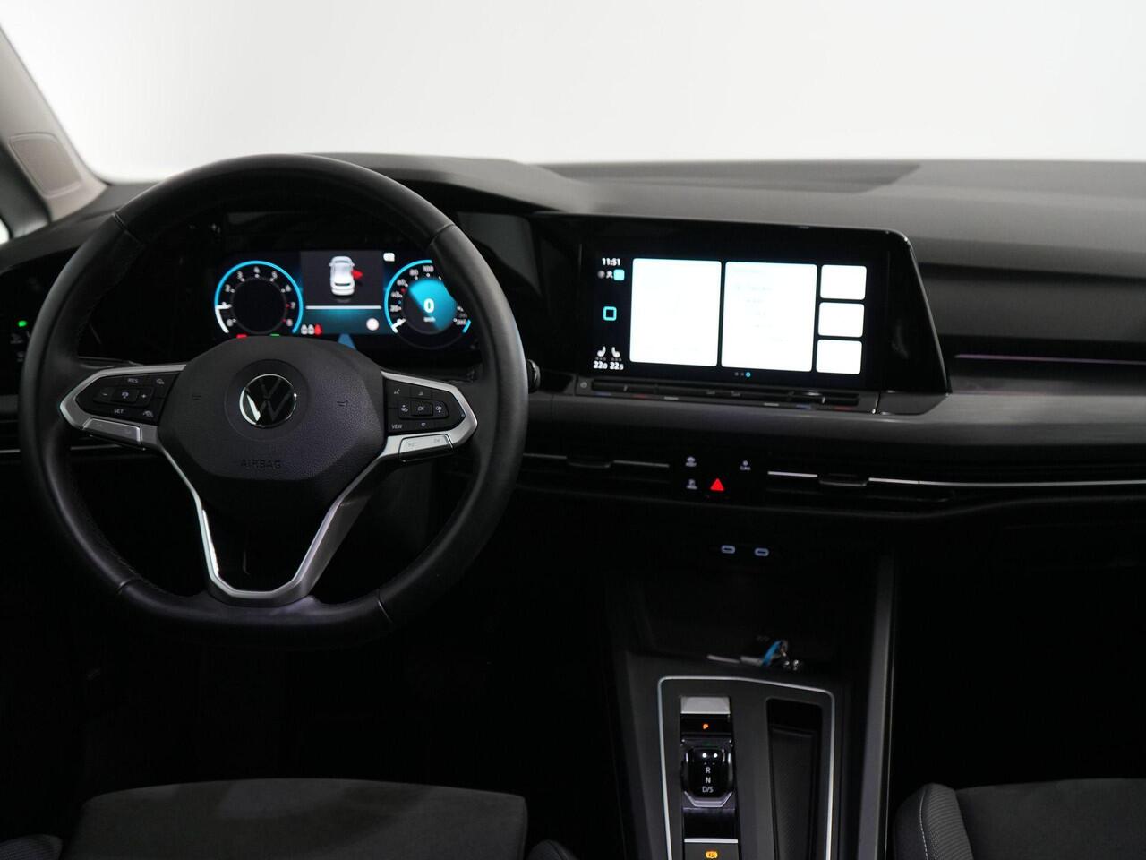 Volkswagen GOLF 1.5 eTSI Style business | Clima | Camera | Massage |