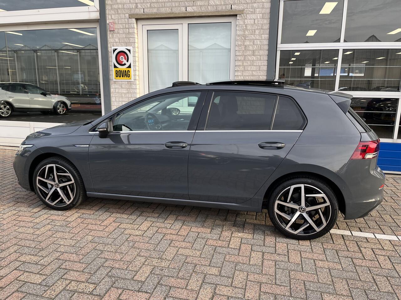Volkswagen GOLF 1.5 eTSI Style / AUTOMAAT/ PANO/ CAMERA/ PARK. SENSOREN/ MEMORY SEATS/ LED/ NAVI/ 18" LMV/