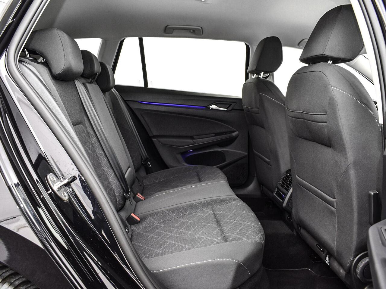 Volkswagen GOLF Variant 1.0 eTSI 110pk DSG Life · Camera · Apple/Android Car Play · Elek.Trekhaak · Sfeerverlichting · 16'' Inch · Garantie t/m 25-08-2027 of 100.000km