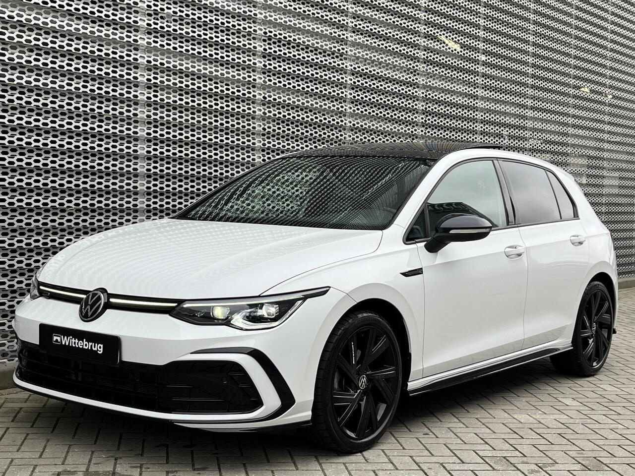 Volkswagen GOLF 1.5 eTS 131PK I R-Line Business+ / Panoramadak / R-Line Interieur + Exterieur / LED Matrix / Achteruitrijcamera / Stuur + Stoelverwarming