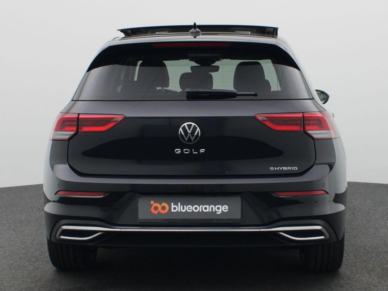 Volkswagen GOLF 1.4 eHybrid Style 204PK DSG achteruitrijcamera, elek. verstelbare voorstoel, side assist, panorama-dak, , voorstoel met massagefunctie, stuur-stoelverwarming, 17" lichtmetaal, navigatie