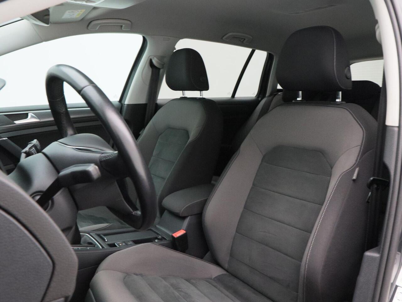 Volkswagen GOLF Variant 1.5 TSi 130 Pk Comfortline Business | Adaptive Cruise | Navigatie | Stoelverwarming | Trekhaak | Camera | DynAudio | 120.389 Km!!