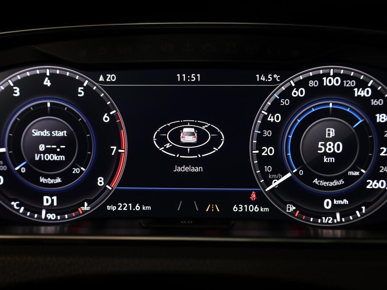 Volkswagen GOLF Variant 1.5 TSI Highline Business R 150pk DSG | Led koplampen | Camera | Parkeersensoren v+a | Navigatie | Carplay | Digitaal dashboard