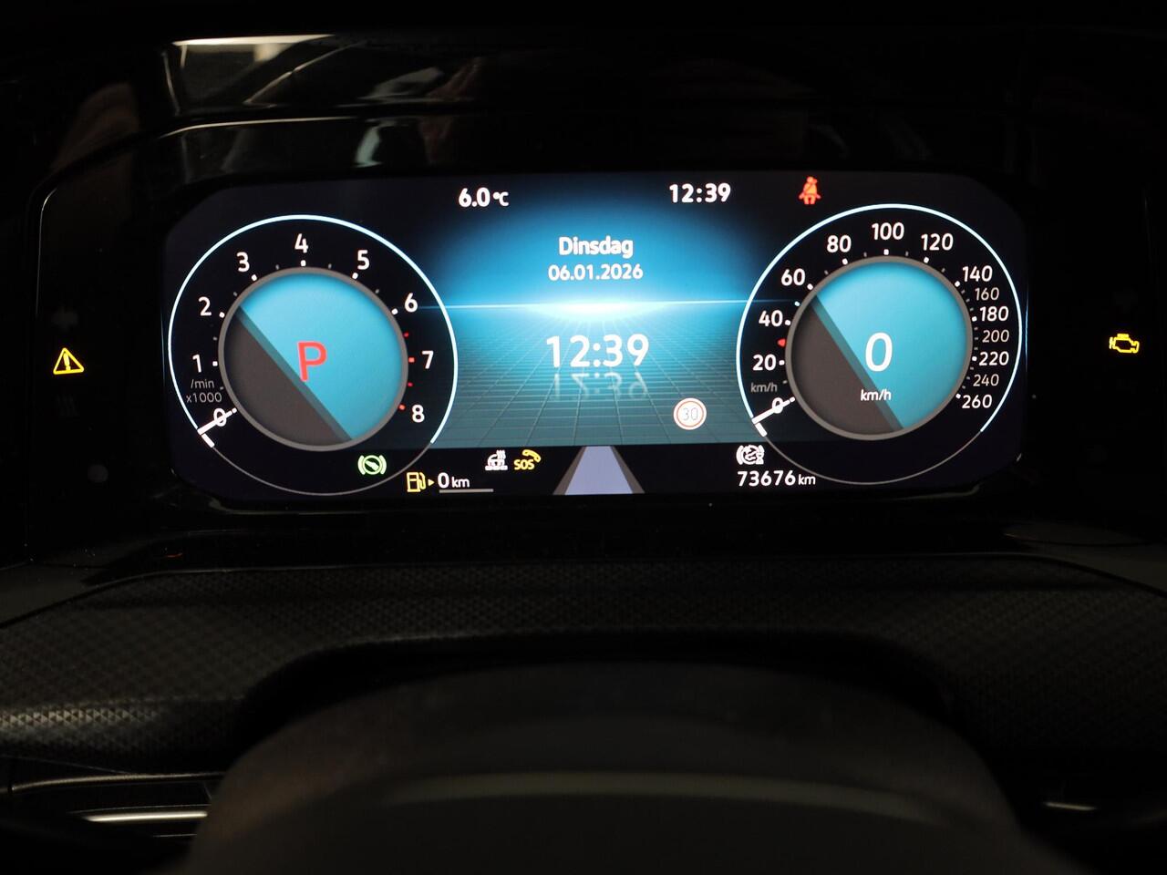 Volkswagen GOLF 1.5 eTSI Life United 150 pk Automaat (DSG) | Navigatie | Panoramadak | Parkeersensoren (Park assist) | Matrix LED koplampen | Stoelverwarming |