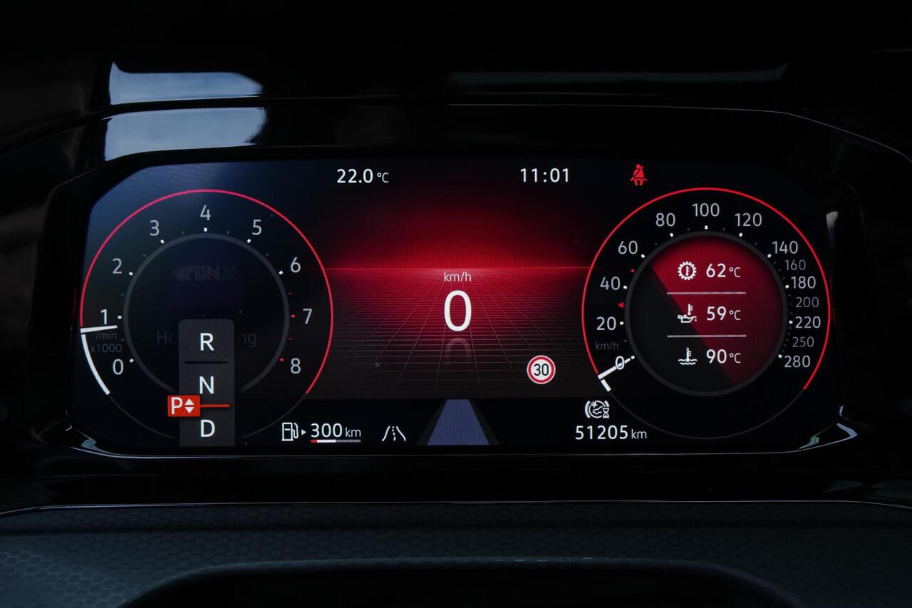 Volkswagen GOLF GTI Clubsport 45Jahre 2.0 300pk TSI |Akrapovic|panoramadak|parkeercamera|IQ Light|blind spot|ACC|stoelverwarming|19"|