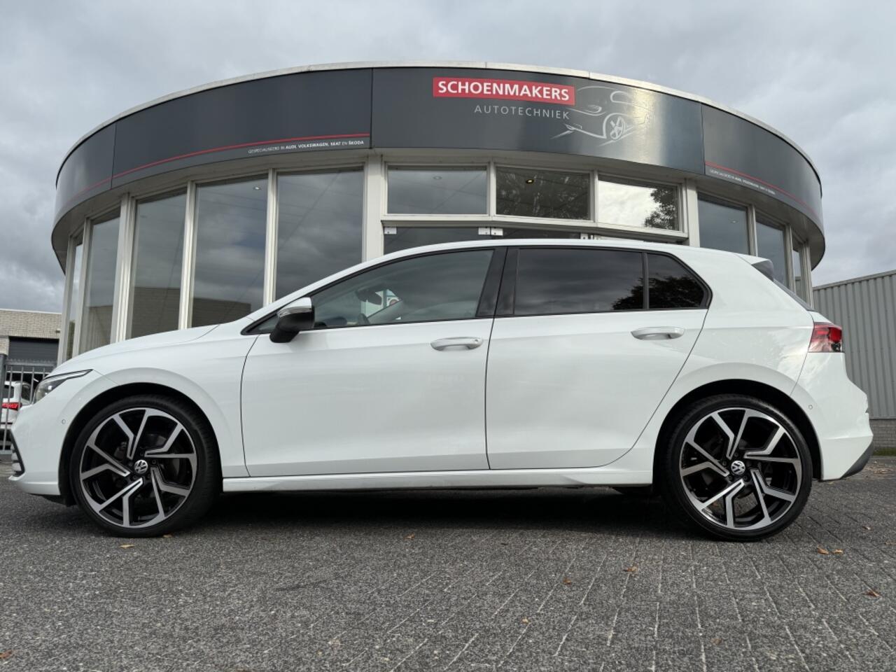 Volkswagen GOLF 1.0 eTSI Life Bns