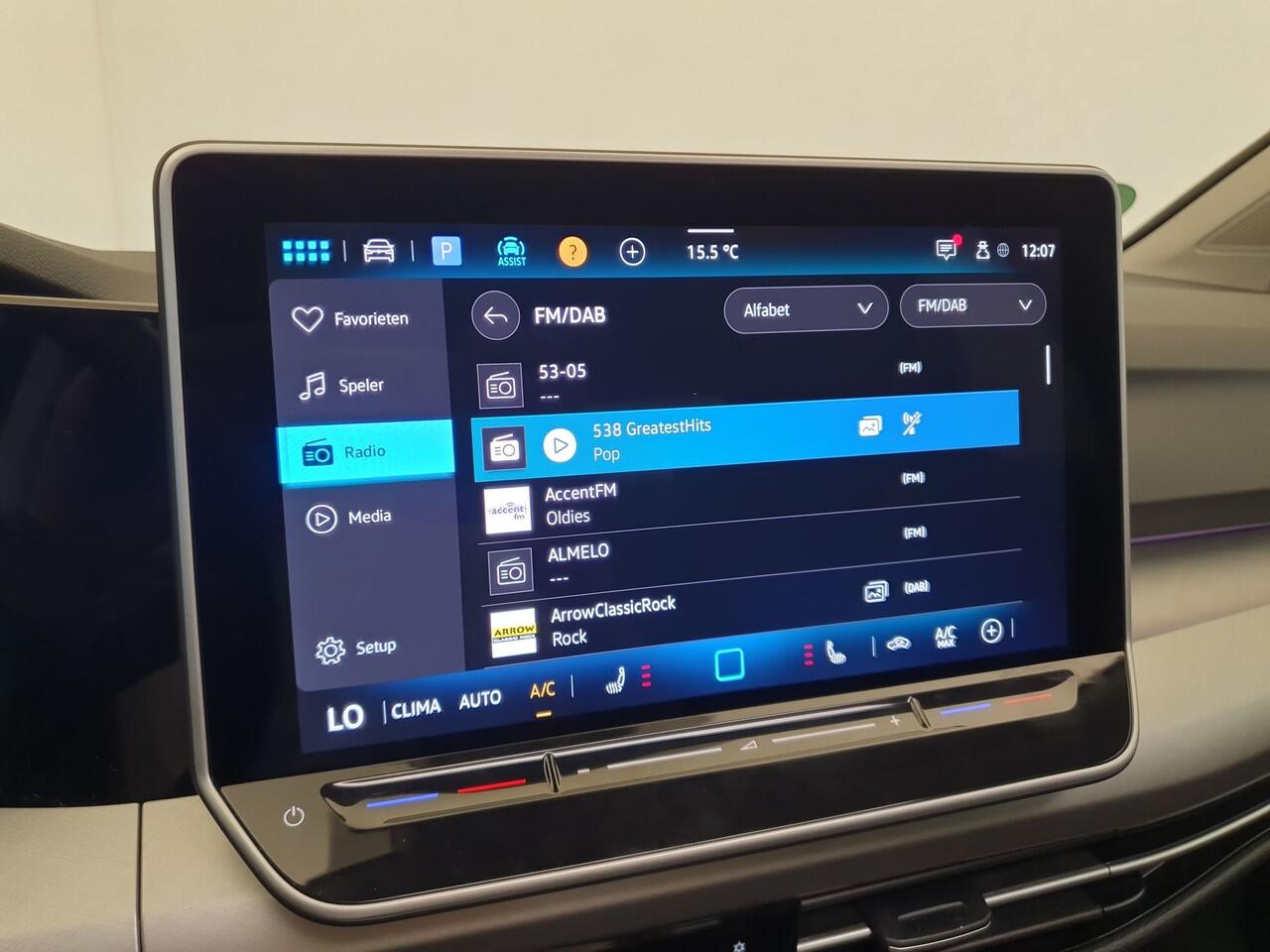 Volkswagen GOLF 1.5 eTSI 115pk DSG/AUT Life Edition Panoramadak, Camera, ergoActive