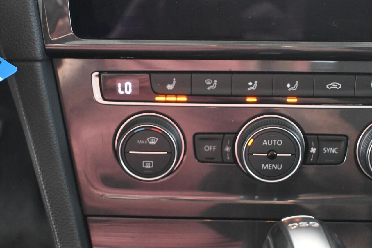 Volkswagen GOLF Variant 1.0 TSI Comfortline Business Automaat Clima Navigatie Massagestoel Inruil Mogelijk!