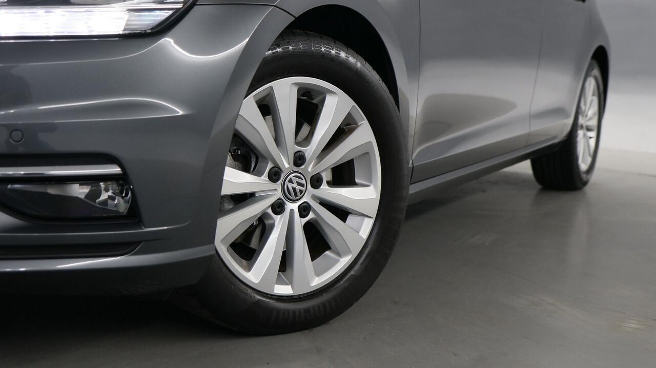 Volkswagen GOLF 1.5 TSI 130pk Comfortline / Navigatie / Adaptive Cruise Control / Parkeersensoren