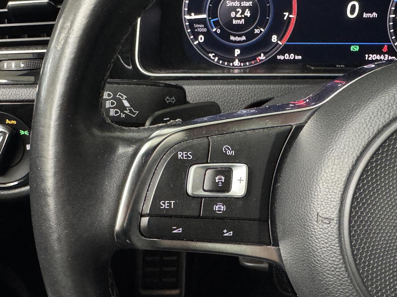 Volkswagen GOLF Variant 1.5 TSI Highline Business R | Navigatie | Camera | Cruise control adaptief | R-line