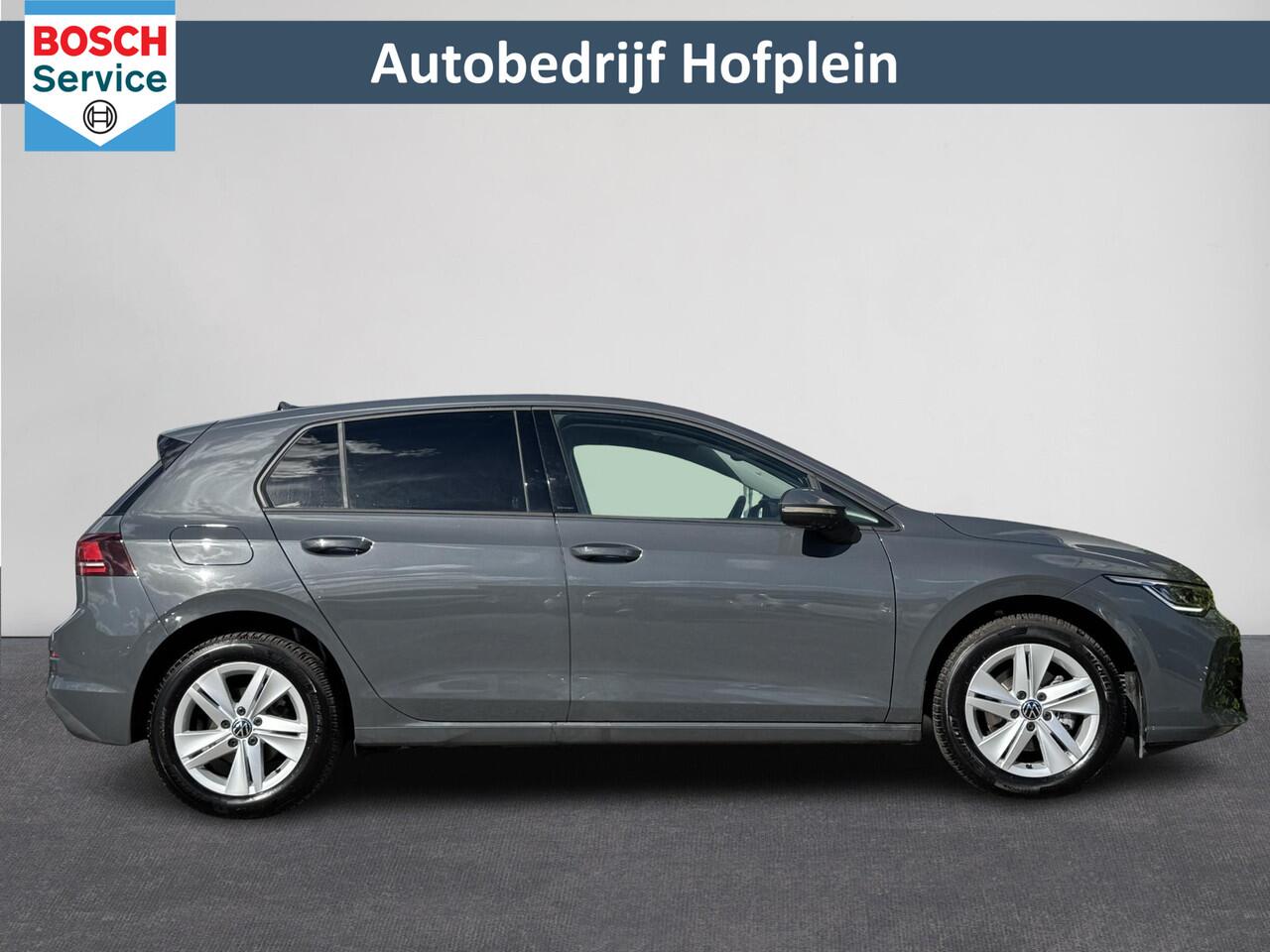 Volkswagen GOLF 1.5 TSI Life | 17"LM-Velgen| LED Verlichting | Stuur/Stoelverwarming | Apple Carplay/Android Auto | Climate Control | Digitaal Dashboard | Keyless Entry/Start/ Parkeer Sensoren ( Vestiging - Vianen Tel:0347-371248 )